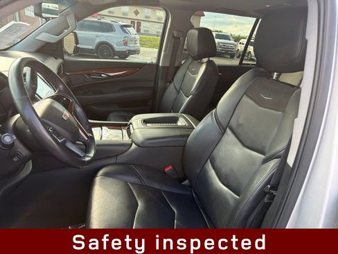 Used 2020 Cadillac Escalade Luxury AWD/4WD image 11