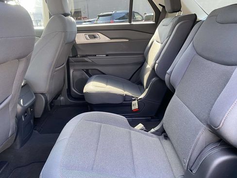 Used 2026 Ford Explorer Active AWD/4WD image 12