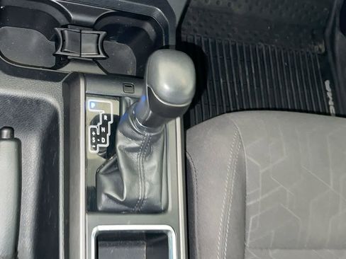 Used 2019 Toyota Tacoma TRD Sport AWD/4WD image 20