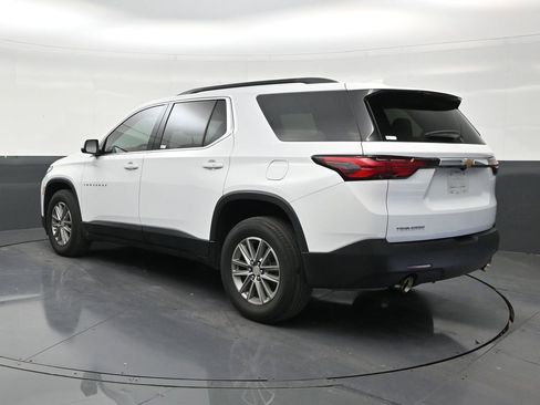 Used 2023 Chevrolet Traverse LT FWD image 3