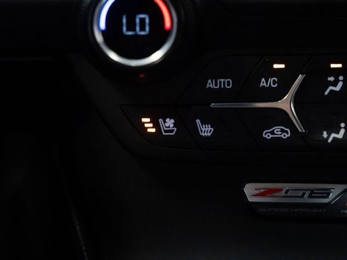 Used 2015 Chevrolet Corvette Z06 w/ 2LZ Preferred Equipment Group image 12