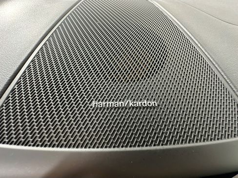 Used 2022 Volvo XC60 B5 Inscription w/ Advanced Package image 18