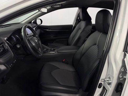 Used 2023 Toyota Camry SE FWD image 14