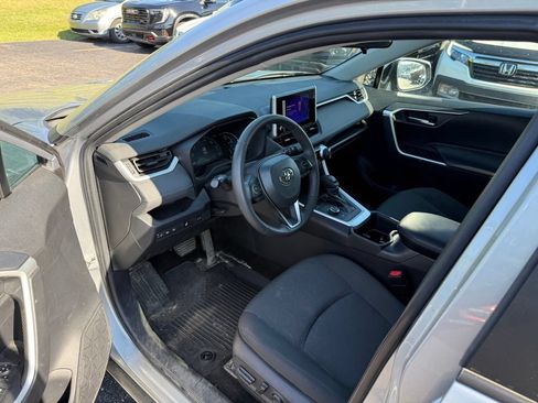 Used 2024 Toyota RAV4 XLE w/ Convenience Package AWD/4WD image 7