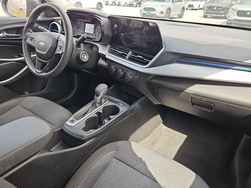 Used 2024 Chevrolet Trax LS image 14