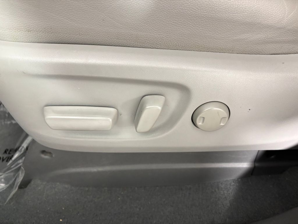 Used 2020 Toyota Sienna XLE FWD image 15