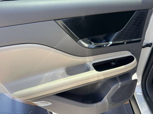 Certified 2022 Lincoln Corsair FWD w/ Equipment Group 101A image 13