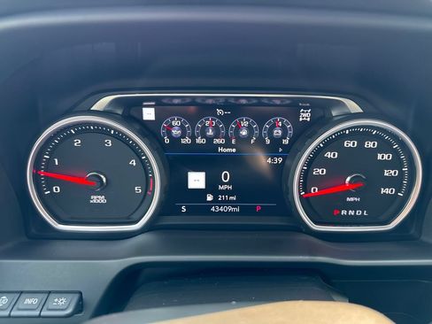 Used 2022 Chevrolet Silverado 3500 High Country w/ Technology Package AWD/4WD image 18