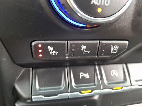 Used 2021 Chevrolet Silverado 1500 LTZ image 28