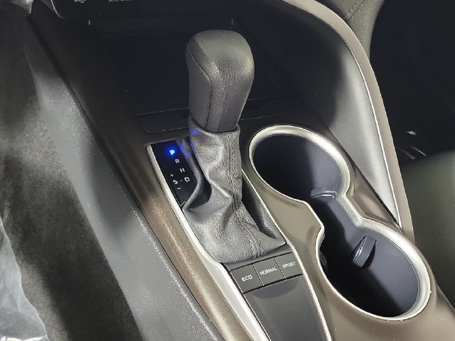 Used 2024 Toyota Camry LE FWD image 30