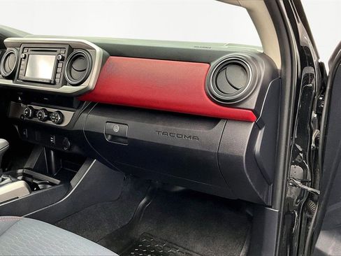 Used 2019 Toyota Tacoma SR5 image 17