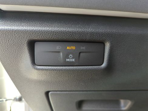 New 2026 Volkswagen Tiguan SE R-Line image 41