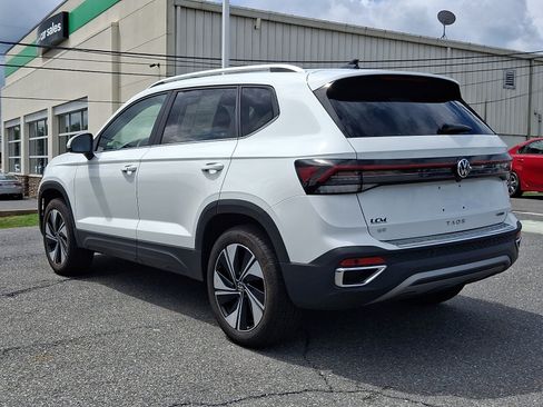 Used 2025 Volkswagen Taos SE AWD/4WD image 6