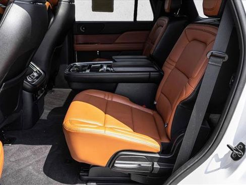 Used 2020 Lincoln Navigator Reserve AWD/4WD image 24