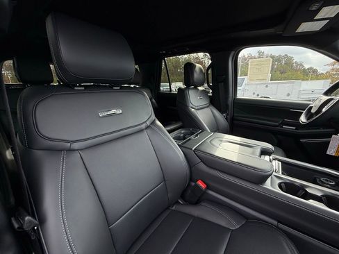 New 2025 Ford Expedition Platinum w/ Stealth Performance Package image 32