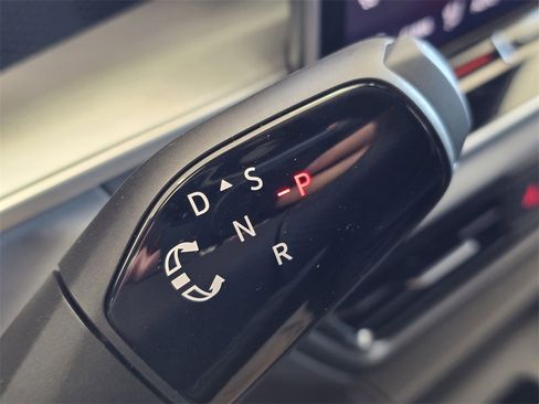 New 2026 Volkswagen Tiguan SE R-Line image 17