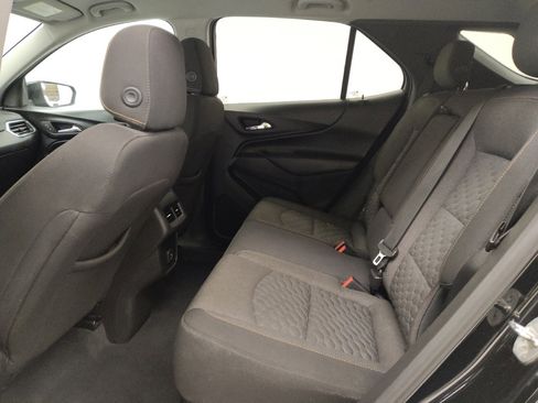 Used 2019 Chevrolet Equinox LT w/ Driver Convenience Package image 18