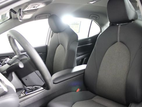 Used 2022 Toyota Camry LE FWD image 18