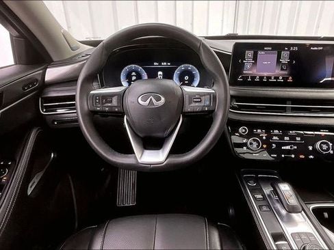 Certified 2025 INFINITI QX60 Luxe image 5