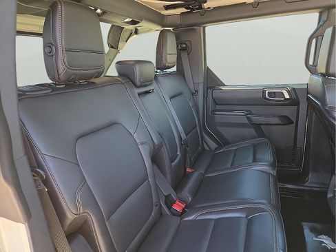 Used 2025 Ford Bronco Badlands AWD/4WD image 10