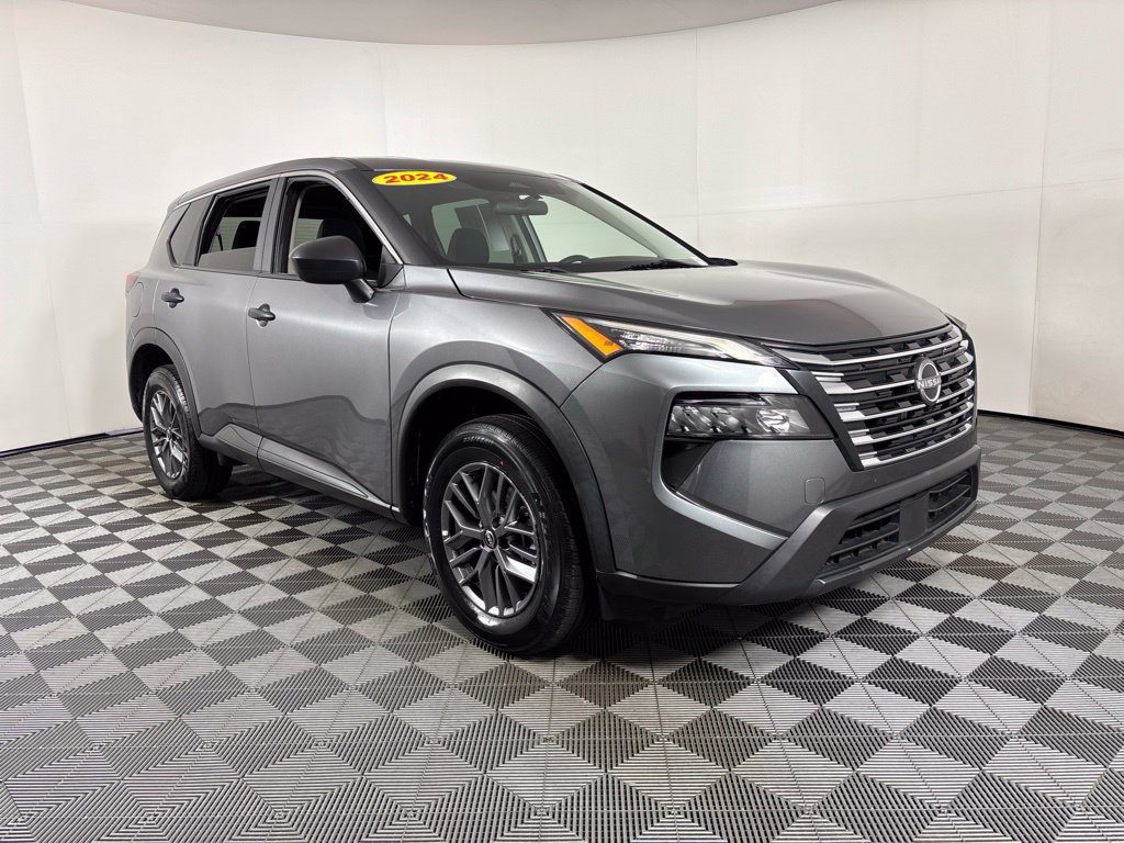 Used 2024 Nissan Rogue S AWD/4WD image 18