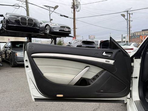 Used 2011 INFINITI G37 Sport w/ Premium Pkg image 10