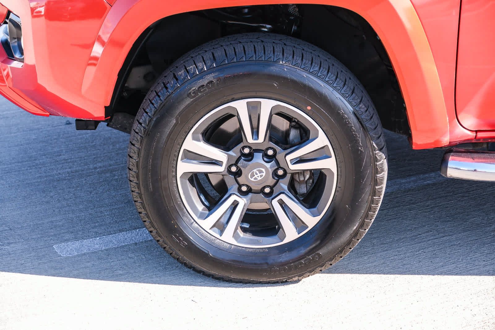 Certified 2017 Toyota Tacoma TRD Sport w/ Tow Package AWD/4WD image 10
