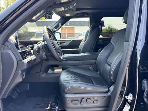 Used 2025 INFINITI QX80 Autograph AWD/4WD image 16