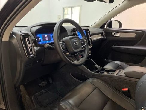 Used 2025 Volvo XC40 B5 Core AWD/4WD image 67