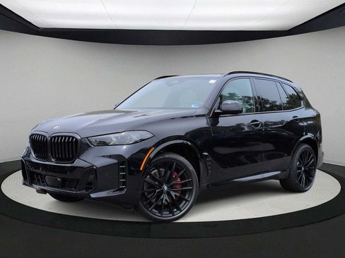 New 2026 BMW X5 xDrive40i w/ M Sport Package AWD/4WD image 1