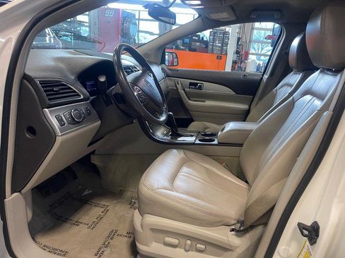 Used 2013 Lincoln MKX AWD image 18