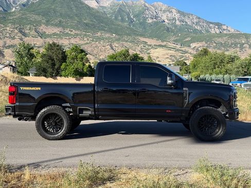 Used 2024 Ford F350 Platinum w/ Tremor Off-Road Package AWD/4WD image 8