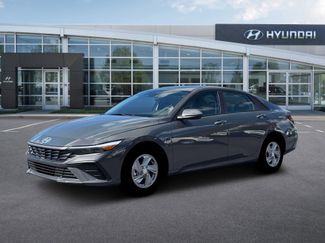 New 2026 Hyundai Elantra SE FWD video 2
