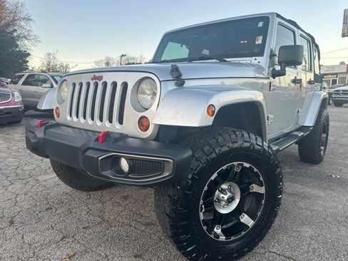 Used 2012 Jeep Wrangler Unlimited Sahara AWD/4WD image 2