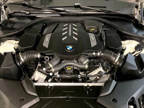 Used 2020 BMW M550i xDrive w/ Executive Package image 30