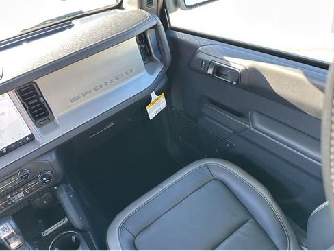 New 2025 Ford Bronco Outer Banks w/ Sasquatch Package image 14