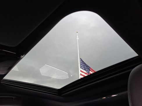 Certified 2025 BMW 330i xDrive Sedan w/ Premium Package image 15