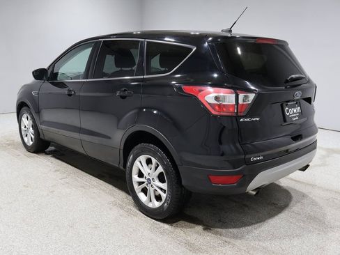 Used 2017 Ford Escape SE image 4