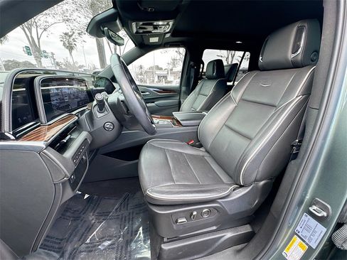 Used 2024 Cadillac Escalade Premium Luxury image 23