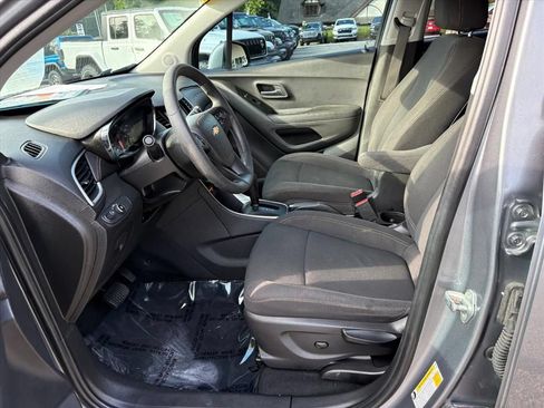 Used 2020 Chevrolet Trax LS w/ Tint and Cruise Package FWD image 14
