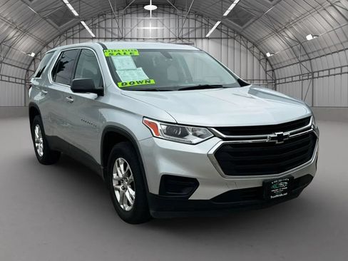 Used 2019 Chevrolet Traverse LS FWD image 1