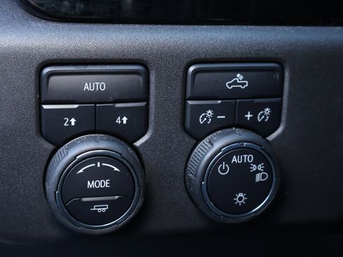 Used 2023 Chevrolet Silverado 1500 LT AWD/4WD image 12