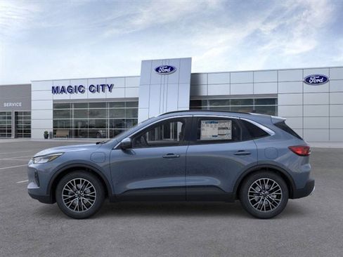 New 2026 Ford Escape SE image 3