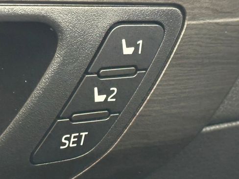 Used 2020 Toyota Highlander Limited AWD/4WD image 44