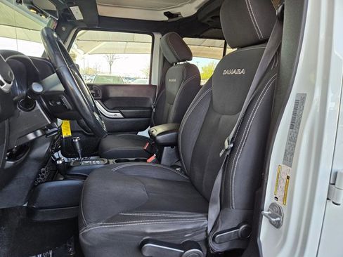 Used 2017 Jeep Wrangler Unlimited Sahara image 12