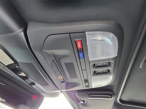 New 2025 Subaru Crosstrek 2.5i Sport w/ Popular Package #3A image 28