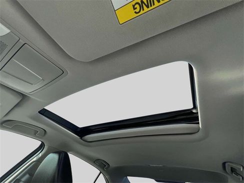 Used 2017 Acura TLX 2.4L image 37