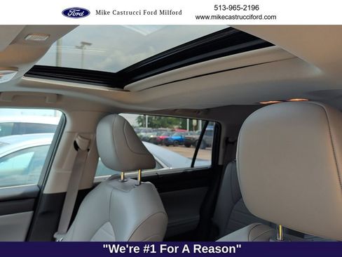 Used 2023 Toyota Highlander XLE AWD/4WD image 8