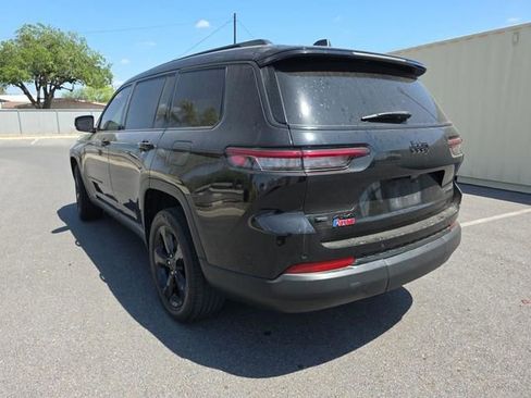 Used 2022 Jeep Grand Cherokee L Limited w/ Black Appearance Package AWD/4WD image 4