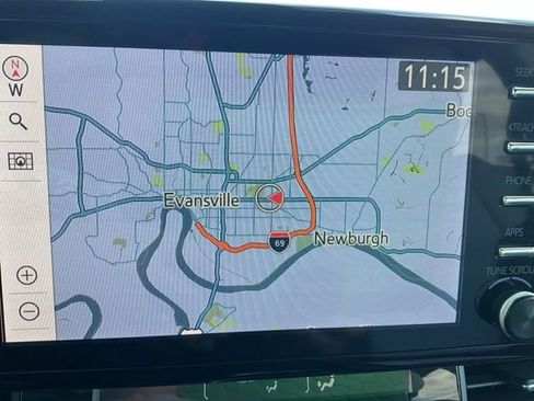 Used 2024 Toyota Sienna XSE w/ XSE Plus Package image 2